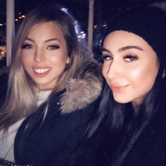 Meet your Posher, Shelly - Picture 1 of 1